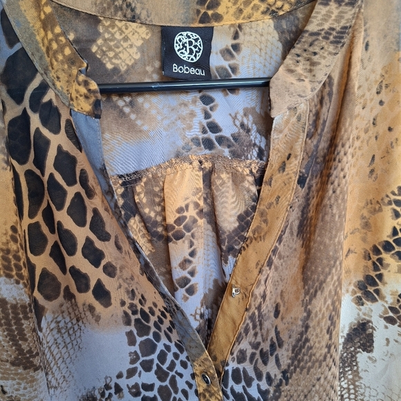 Bobeau Blouse SzXL Button Front Short Sleeve V Neck Leopard Sheer Polyester Cute - Picture 3 of 9